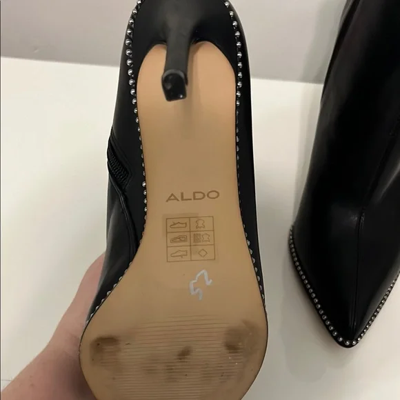 Aldo Black Heeled Boots with Elegant Pointed Toe and High Stiletto Heel - Picture 3 of 4